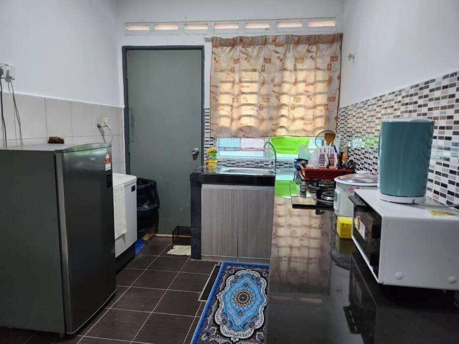 D'Haja 61 Klia Sepang With 3 Airconds & Wifi Villa Banting  Exterior foto